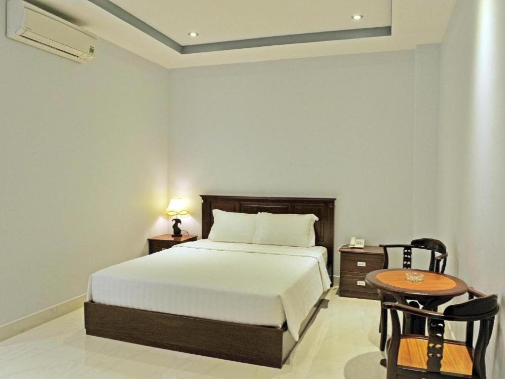 Phoenix Hotel Saigon Хошимин Экстерьер фото