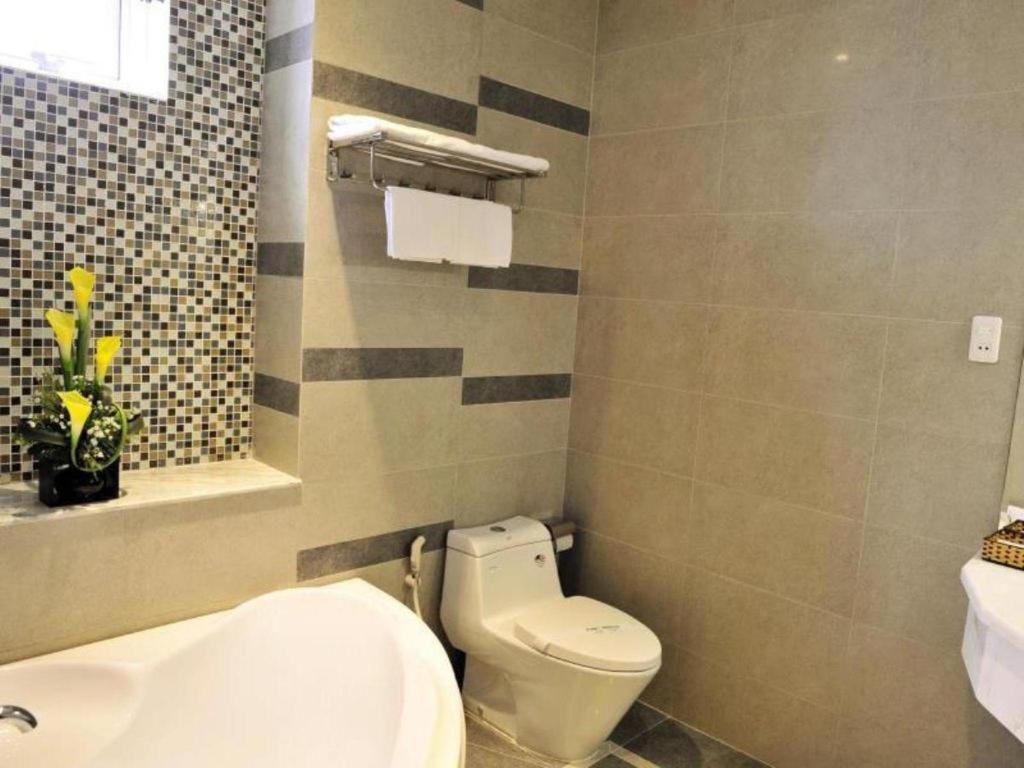Phoenix Hotel Saigon Хошимин Экстерьер фото