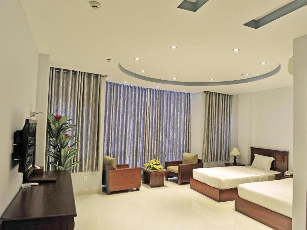 Phoenix Hotel Saigon Хошимин Экстерьер фото