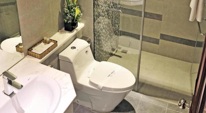 Phoenix Hotel Saigon Хошимин Экстерьер фото